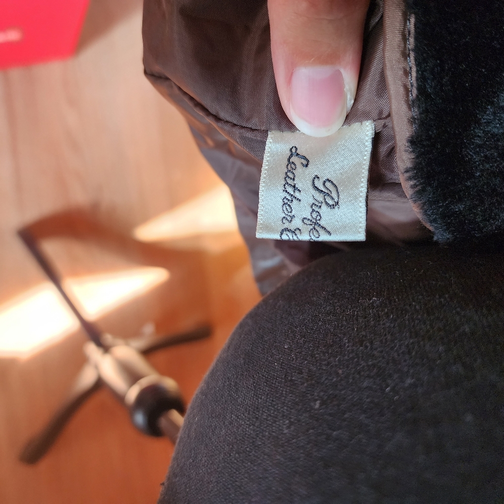 Vintage Leather Jacket - Picture 4 of 8